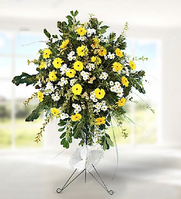  Sar Beyaz Ferforje Sar gerberalar ve kark beyaz mevsim iekleri ile hazrlanm al, dn ve nikah iei.