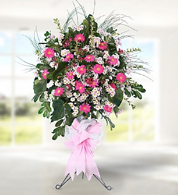  Pembe Beyaz Ferforje Pembe gerberalar ve kark beyaz mevsim iekleri ile hazrlanm al, dn ve nikah iei.ncek ieki